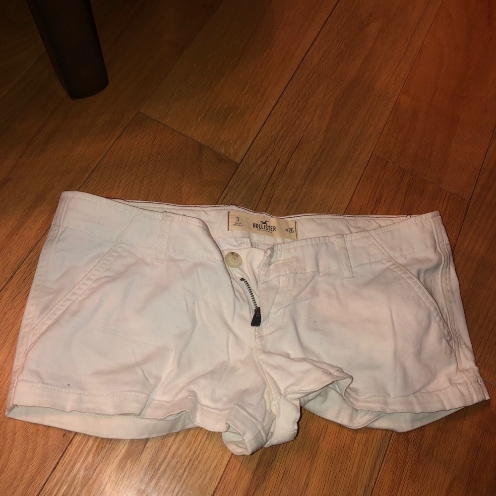 White Hollister shorts. Size 3. #y2k